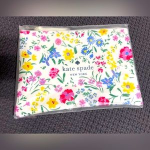 Kate Spade New England Floral Pouch (NWT)